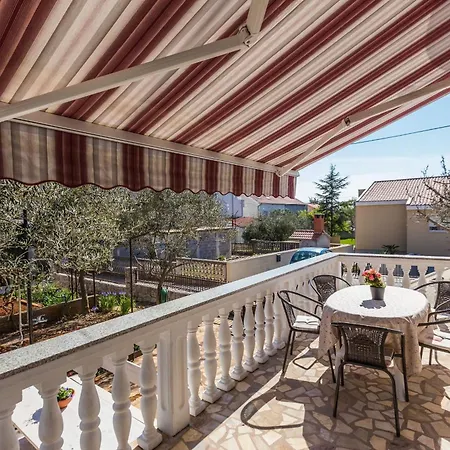 شقة Lovely Leisure With Pool